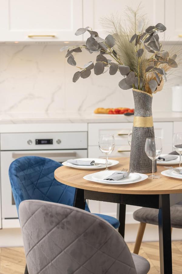 Beautiful One Bedroom Apartment Zamkowa By Rent Like Home Gdańsk Buitenkant foto